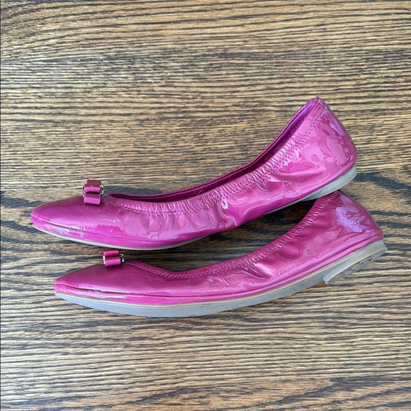 Z Tory Burch Women’s 8.5 Pink and Gold Ballerina Flats with Glossy Finish - Picture 4 of 7